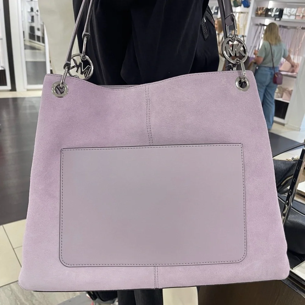 MICHAEL KORS Christina Lg Suede Triple Gasset Shoulder Tote Bg
Light Quartz 
NWT - Picture 13 of 16